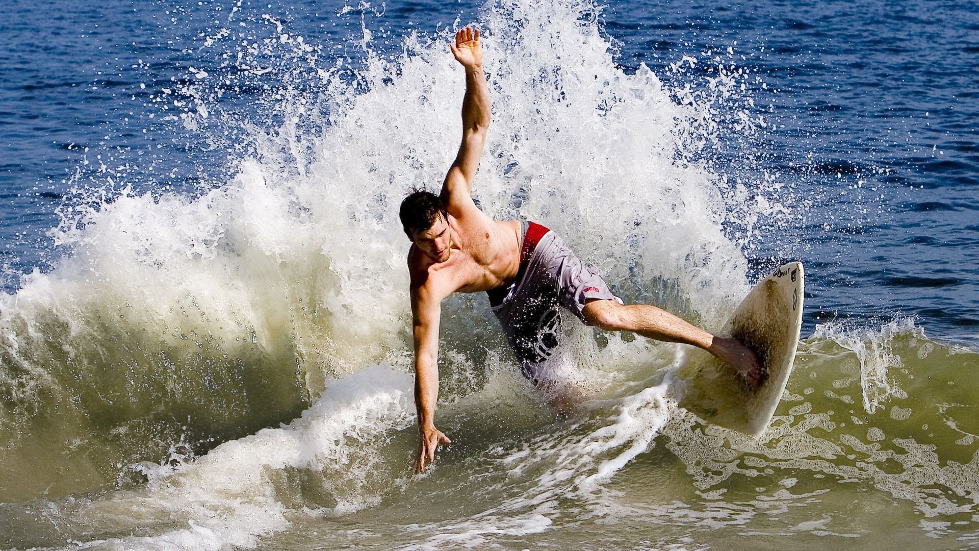 开云电竞app-英超神级反击：速度与力量的完美结合，英超防守反击的球队